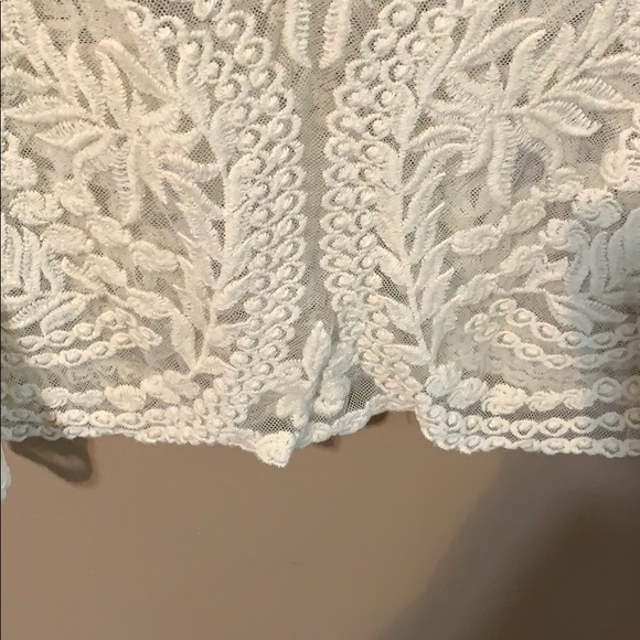 Express SP Simply Beautiful White Lace Top - Picture 6 of 7